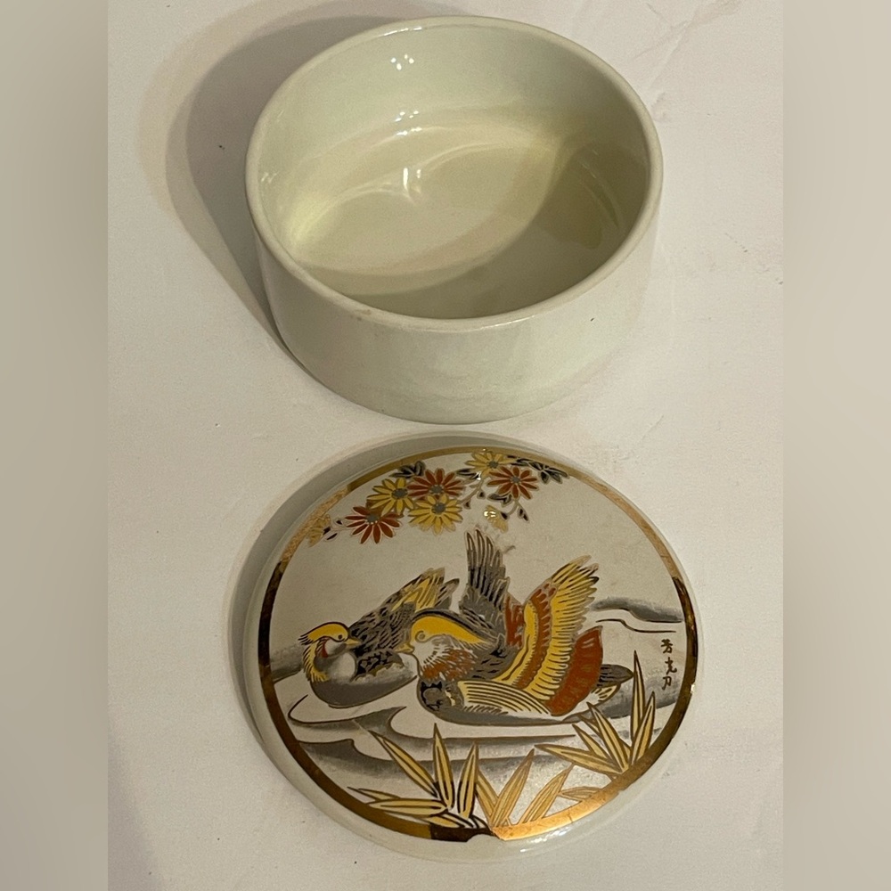 Vintage Action Trinket/Jewelry Box Art of Choking Style Ceramics